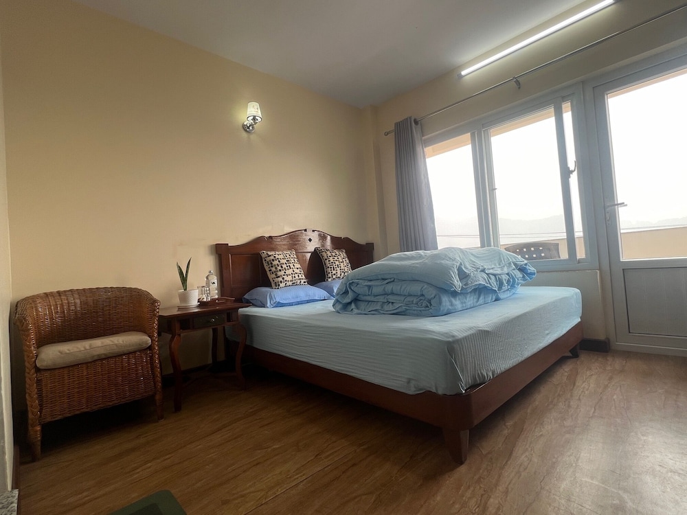 Standard Double Room, 1 King Bed, Non Smoking, Valley View photo 2