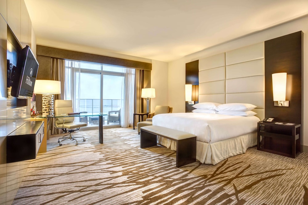 Junior King Suite with Ocean View thumbnail 5