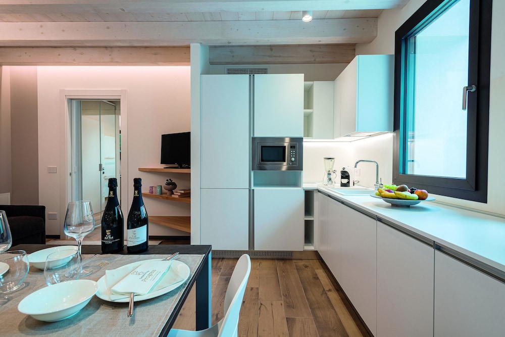 Luxury Condo photo 2