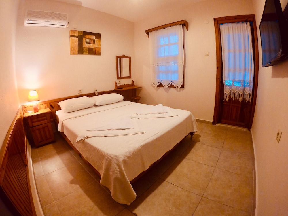 Standard Double or Twin Room, Garden View photo 3