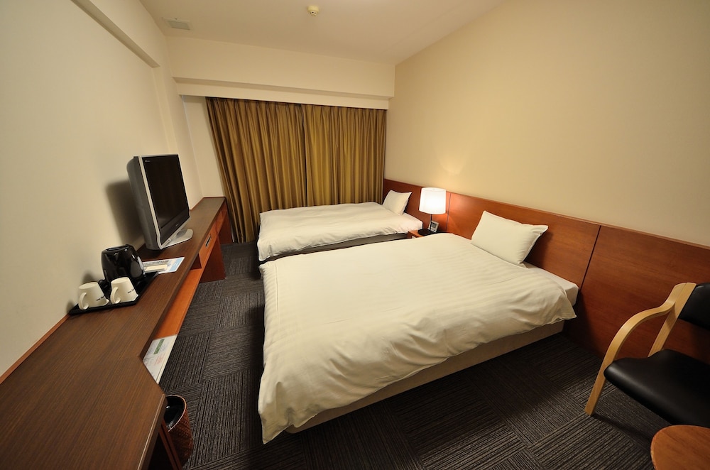 Twin Room, Non Smoking, No Housekeeping - Photo 1