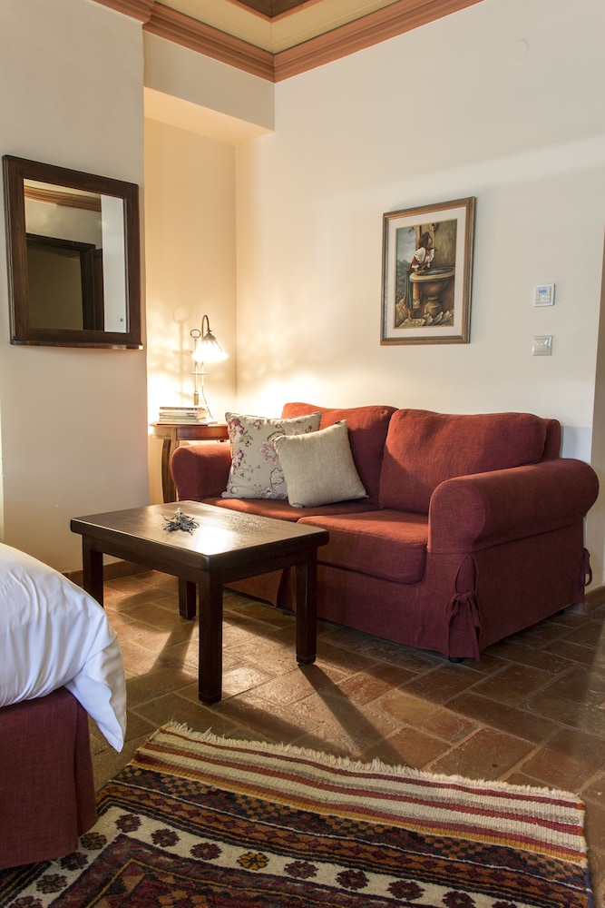Double Room, 1 King Bed, Hot Tub photo 2