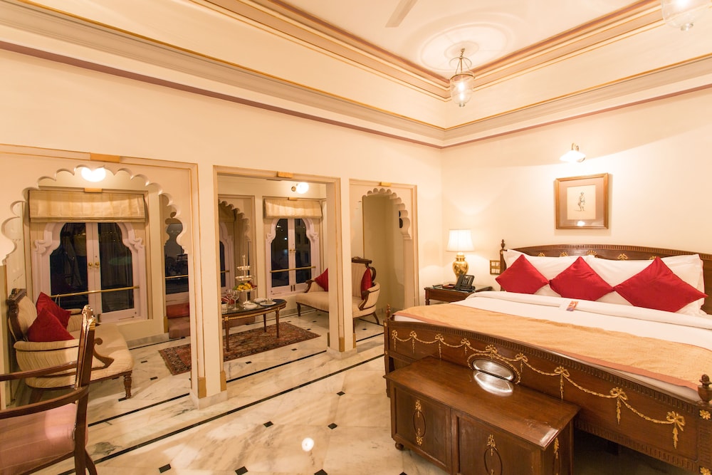 Deluxe Suite Courtyard View - Photo 2