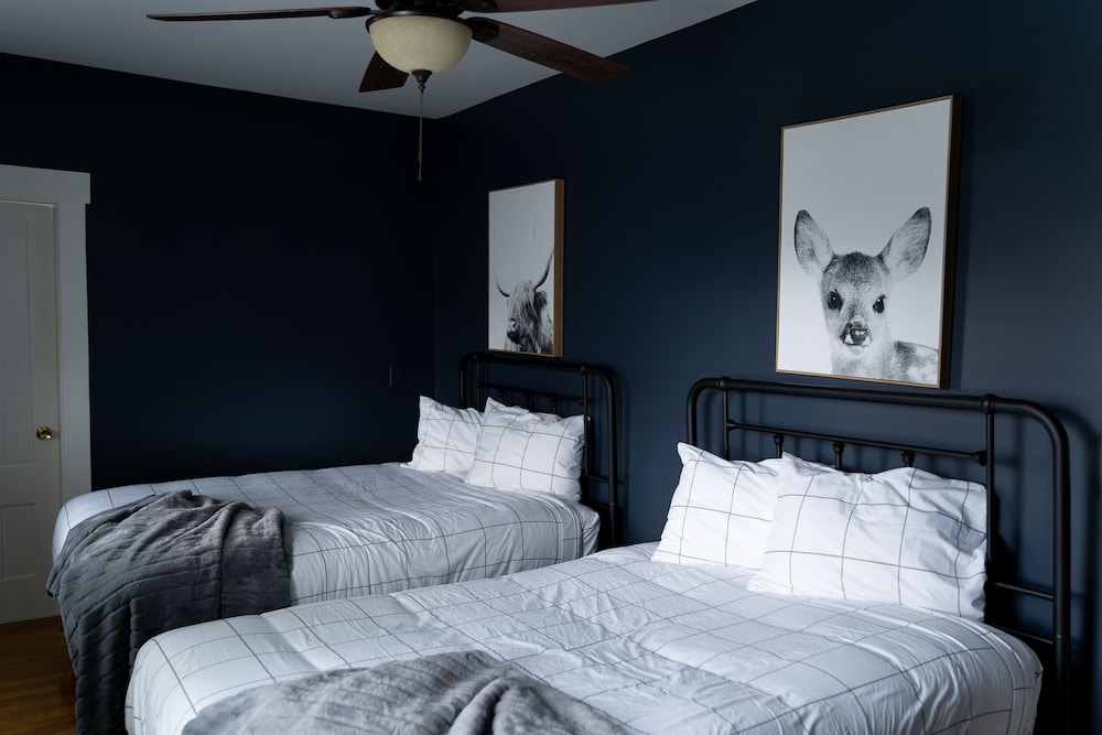 Classic Room, 2 Double Beds (Standard Sunset)