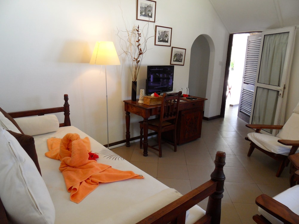 Junior Suite, 1 Bedroom, Oceanfront photo 3