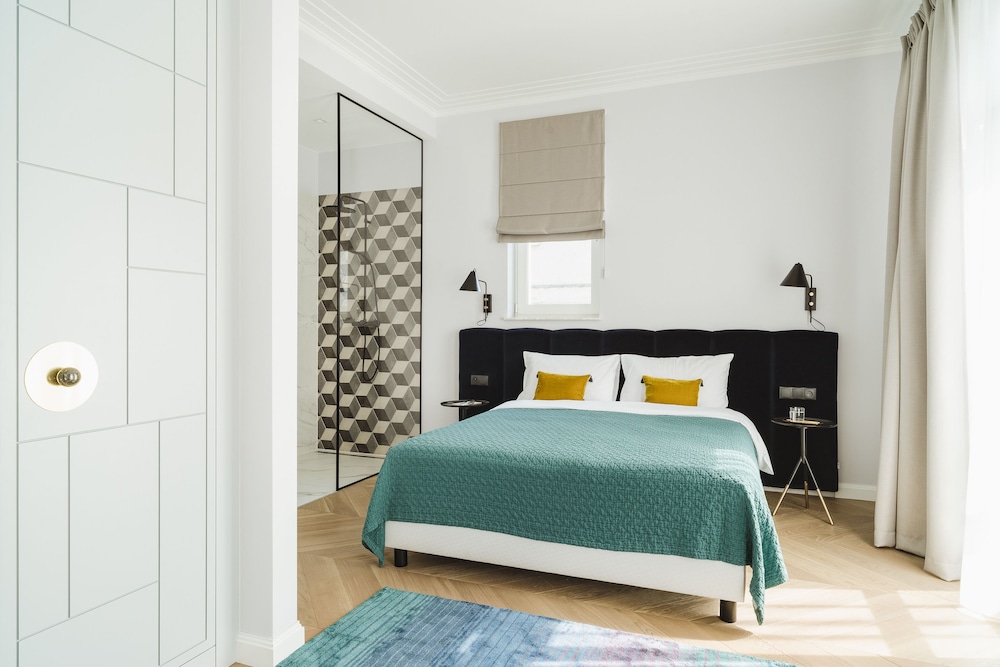 Deluxe Apartment, 1 Queen Bed with Sofa bed, Non Smoking, Courtyard View (Moderna) photo 2