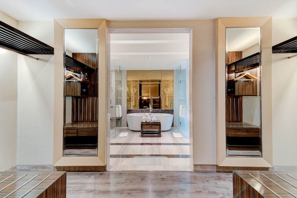 Hyatt Executive Suite photo 2