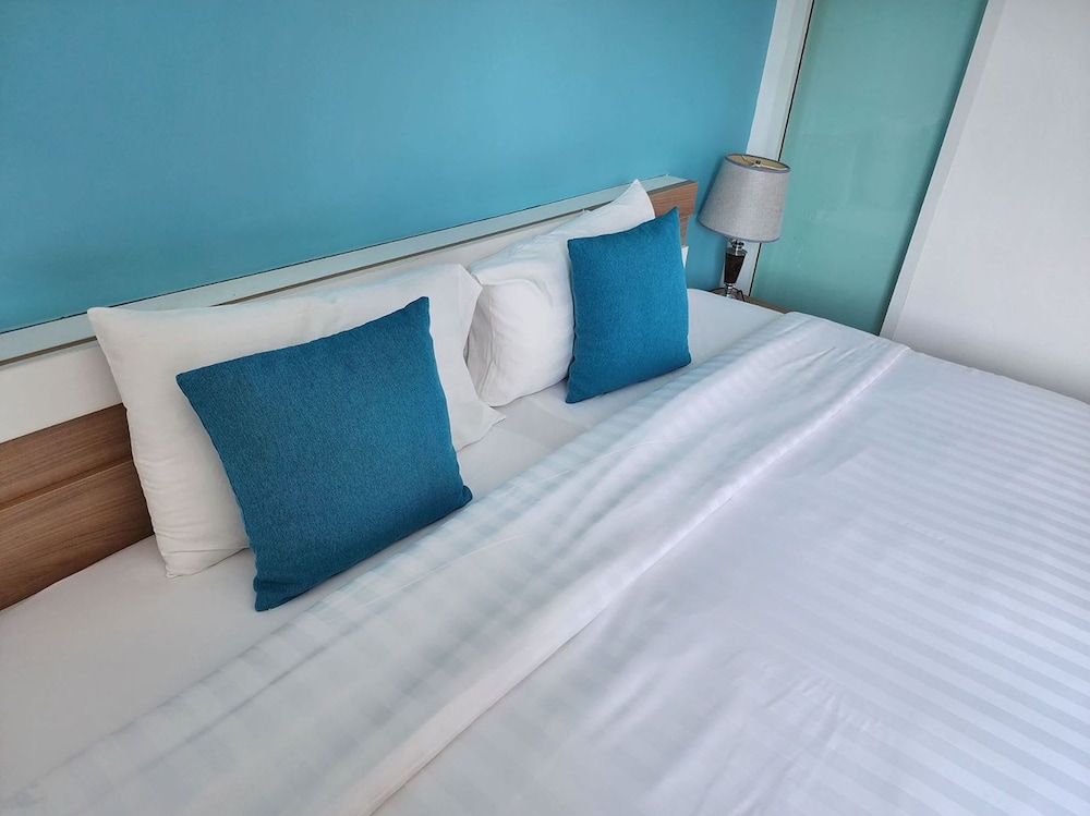 Deluxe Room - Photo 7