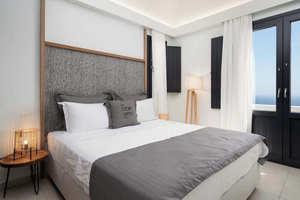 Junior Suite with Hot Tub (Outdoor Hot Tub, Quadruple)