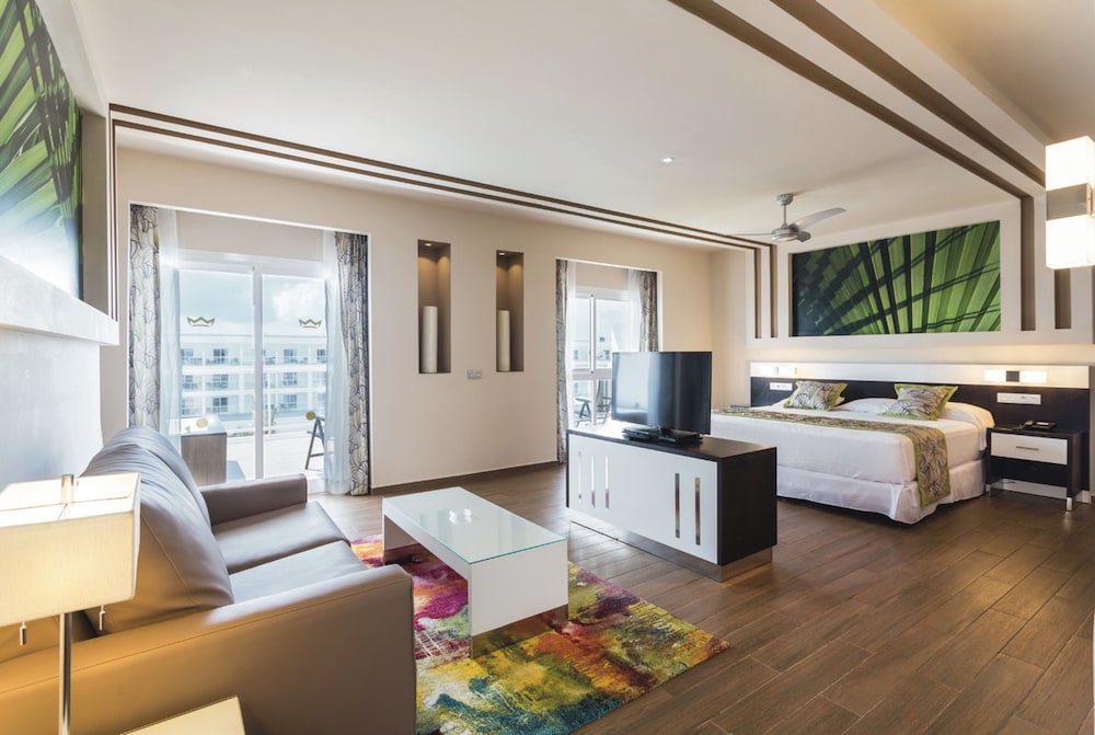 Suite (B2C-US)