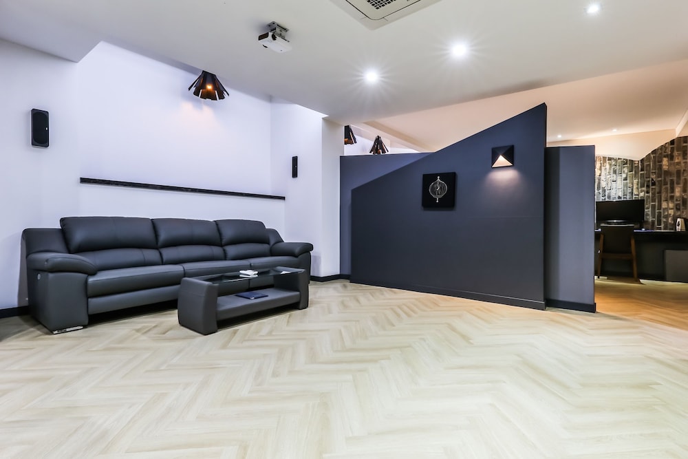 Deluxe Studio photo 2