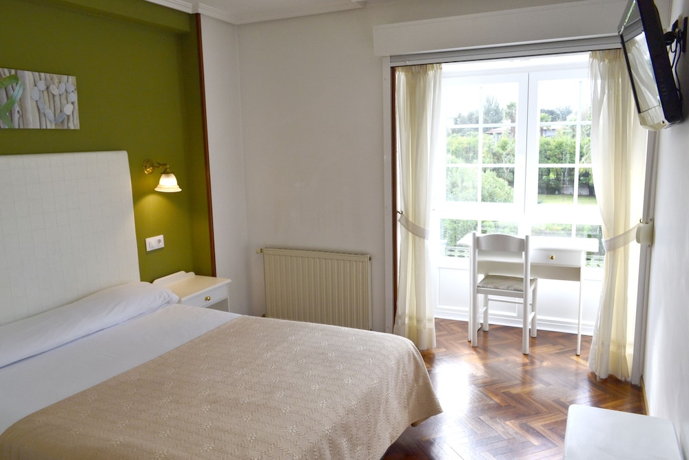 Superior Double Room, Partial Sea View - Photo 1