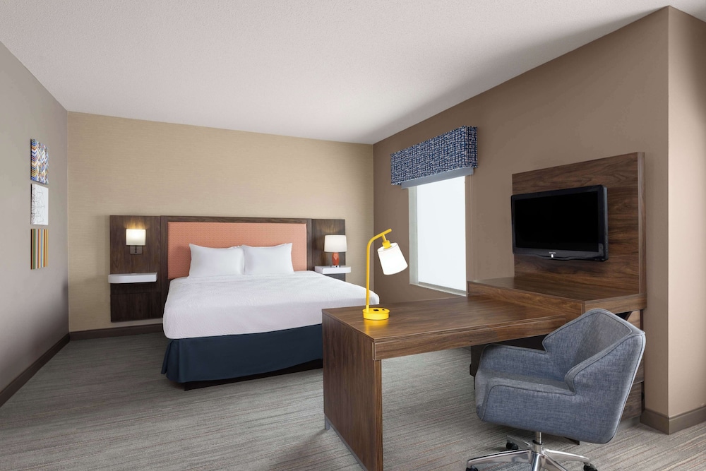 Studio Suite, 1 King Bed, Non Smoking - Photo 3