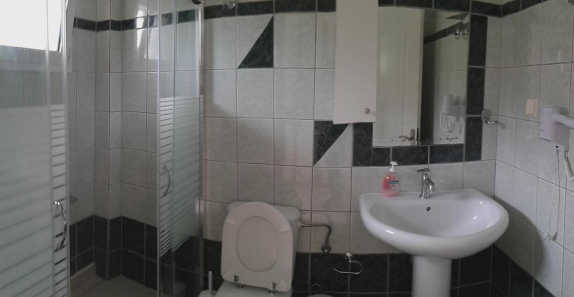 Two-Bedroom Apartment with Balcony photo 2