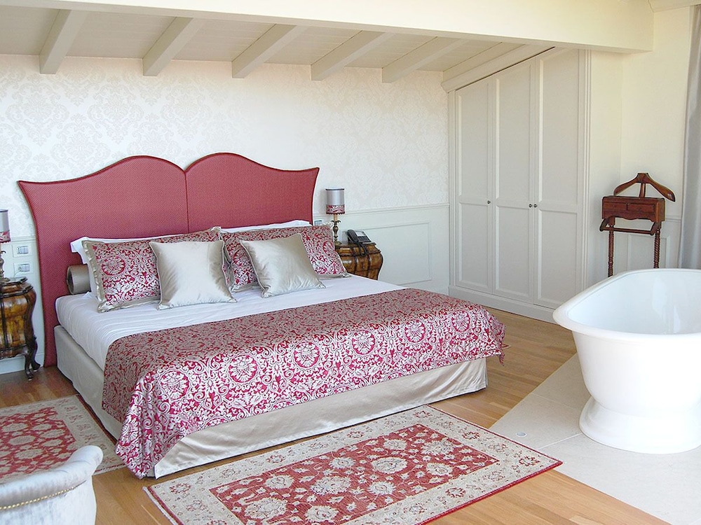 Luxury Suite, City View photo 3