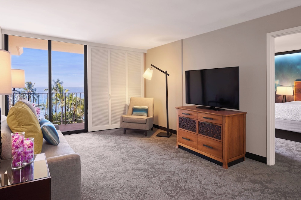 Suite, 1 Bedroom, Balcony, Oceanfront - Photo 6