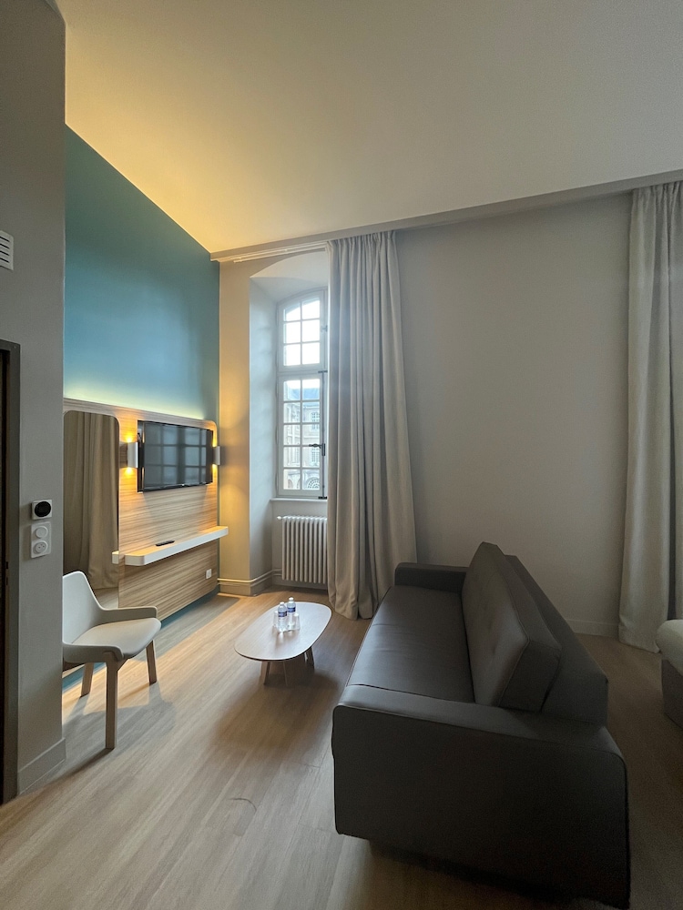 Privilege Room - Queen Bed photo 2