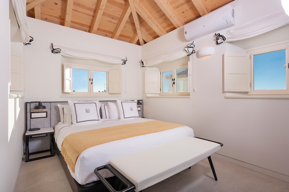 Panoramic Duplex, City View - Photo 5