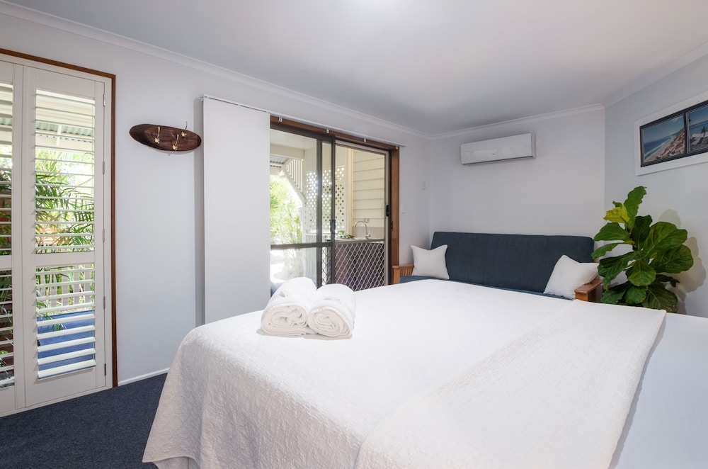 Deluxe Suite, 1 King Bed With Sofa Bed, Kitchenette photo 2