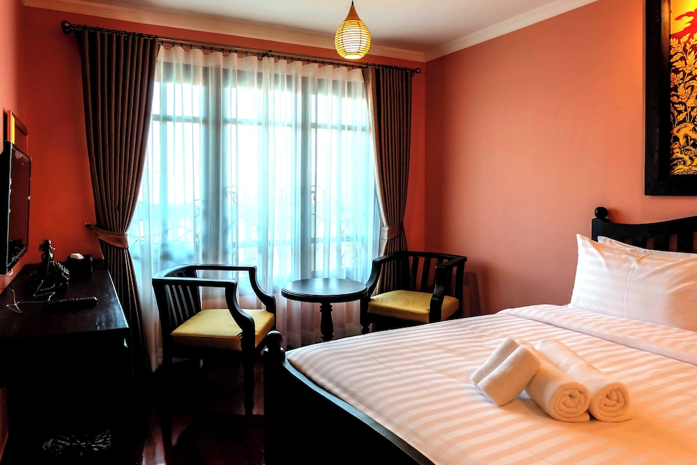 Classic Double Room, 1 King Bed, Accessible, Non Smoking photo 3