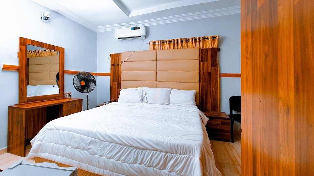 Economy Room, Balcony, City View