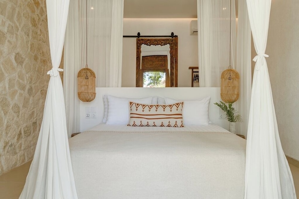 Room, 1 King Bed, Non Smoking, Balcony