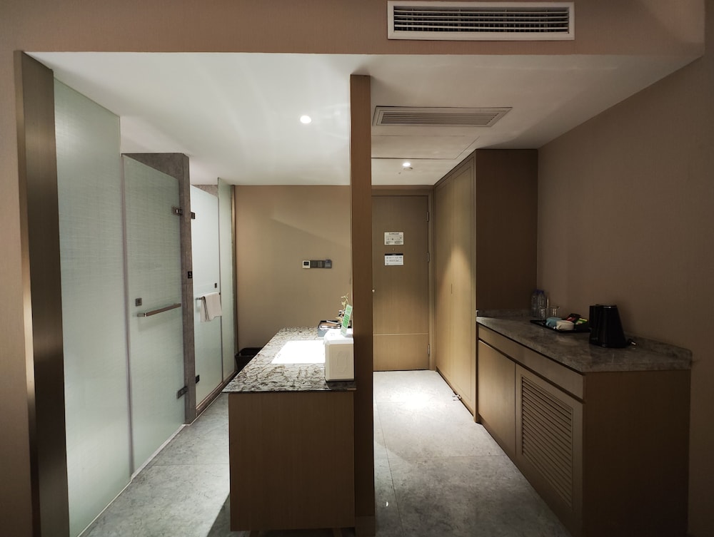 Executive King Bed Room - Photo 7