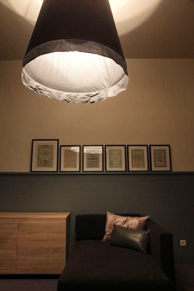 Small Double Room thumbnail 5