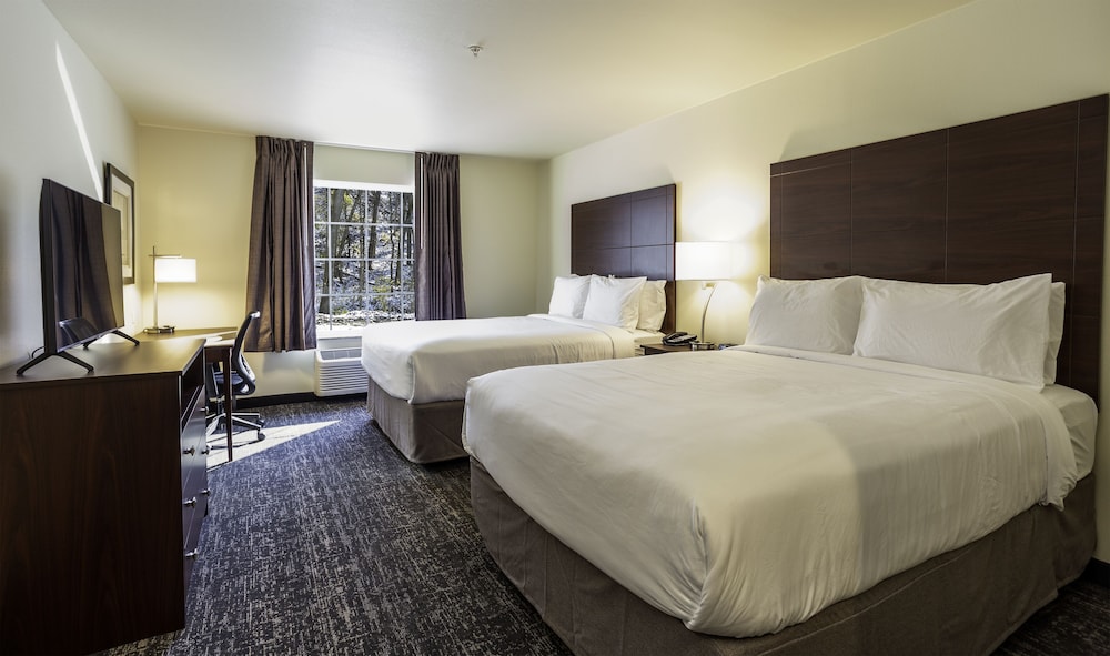 Room, 2 Queen Beds, Non Smoking - Photo 5