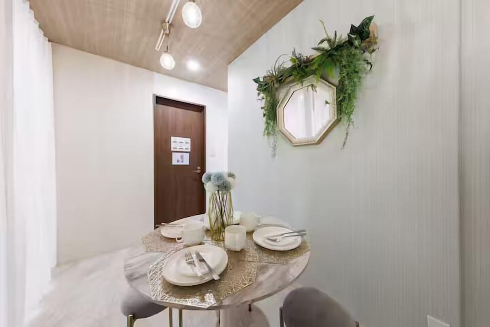 Room 201, non-smoking