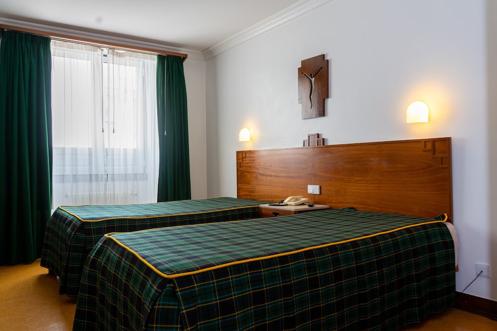 Standard Twin Room, Non Smoking, Air conditioning - Photo 1