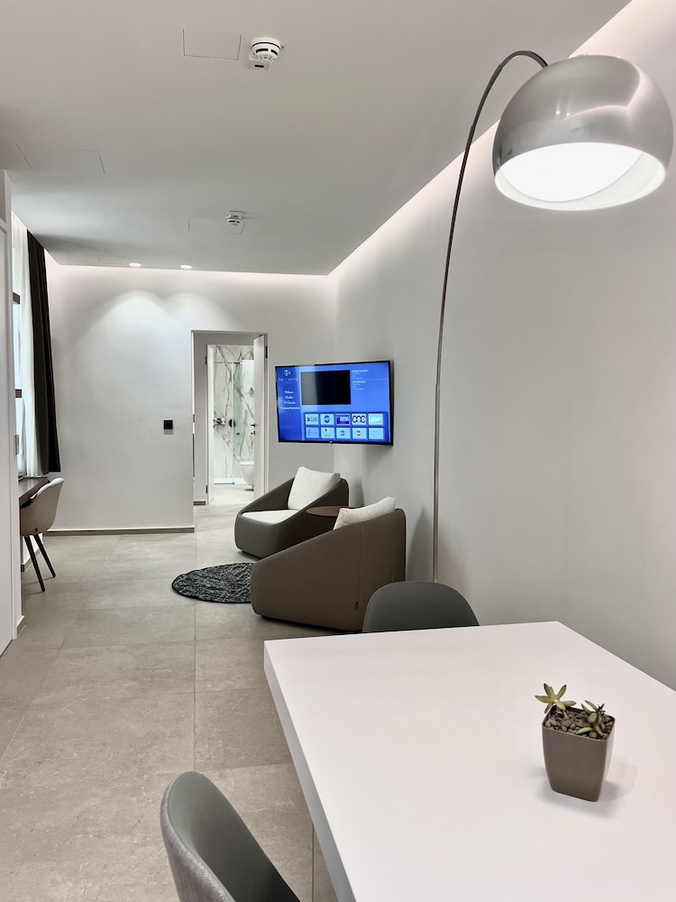 Executive Courtyard Suite photo 3