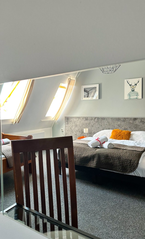 Economy Triple Room, 3 Twin Beds, City View (10,20,30) photo 2
