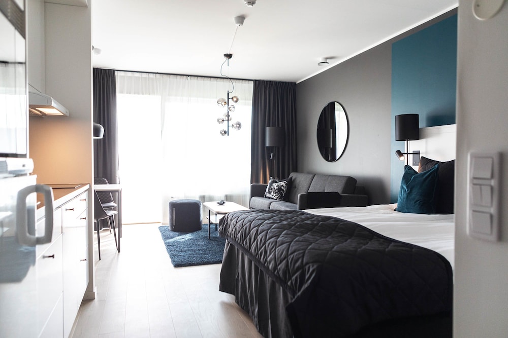 Studio, 1 Queen Bed with Sofa bed (Medium) photo 1