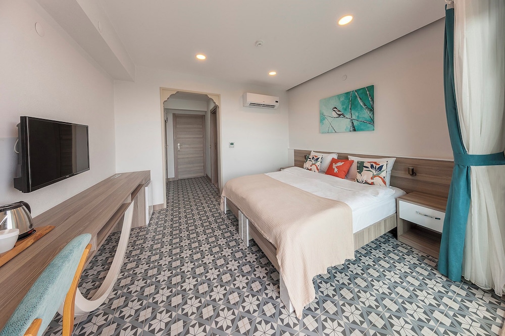 Standard Double or Twin Room photo 1