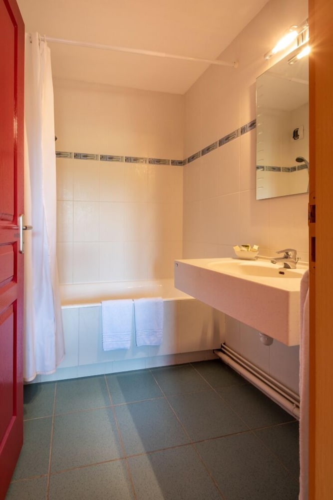 Comfort Triple Room, Bathtub photo 2
