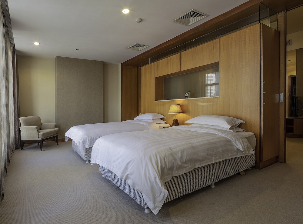 1 Bedroom Executive Twin photo 1