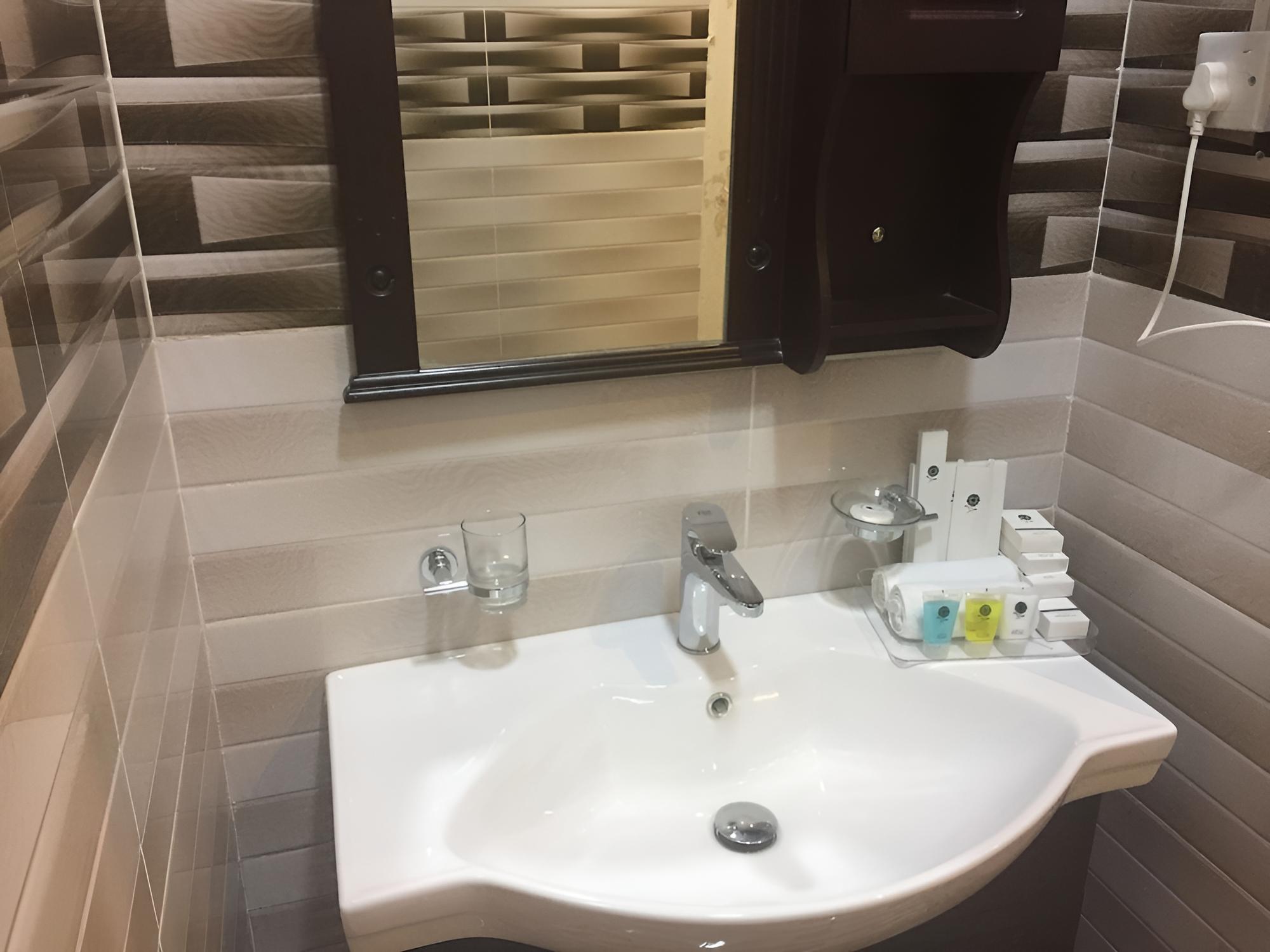 Economy Double Room, City View photo 3