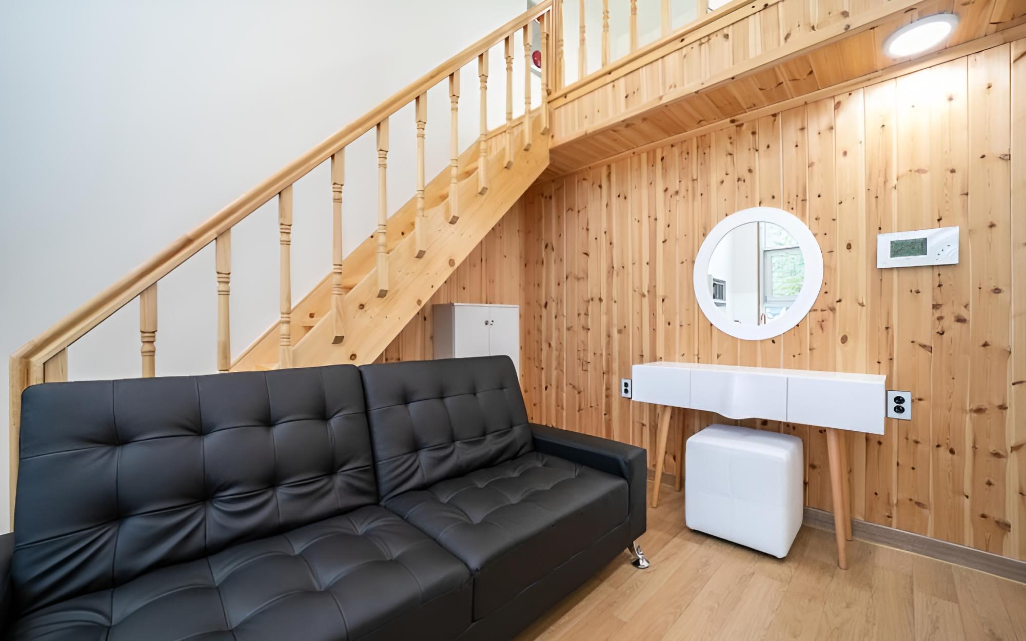 Room (Deluxe 301 (Duplex))