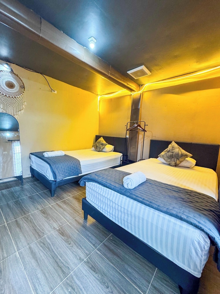 Basic Twin Room, Balcony, Garden View