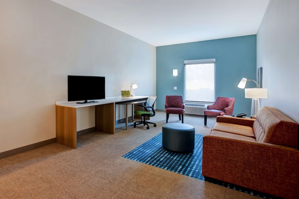 Suite, 2 Queen Beds, Accessible (Mobility & Hearing, Roll-in Shower) - Photo 5