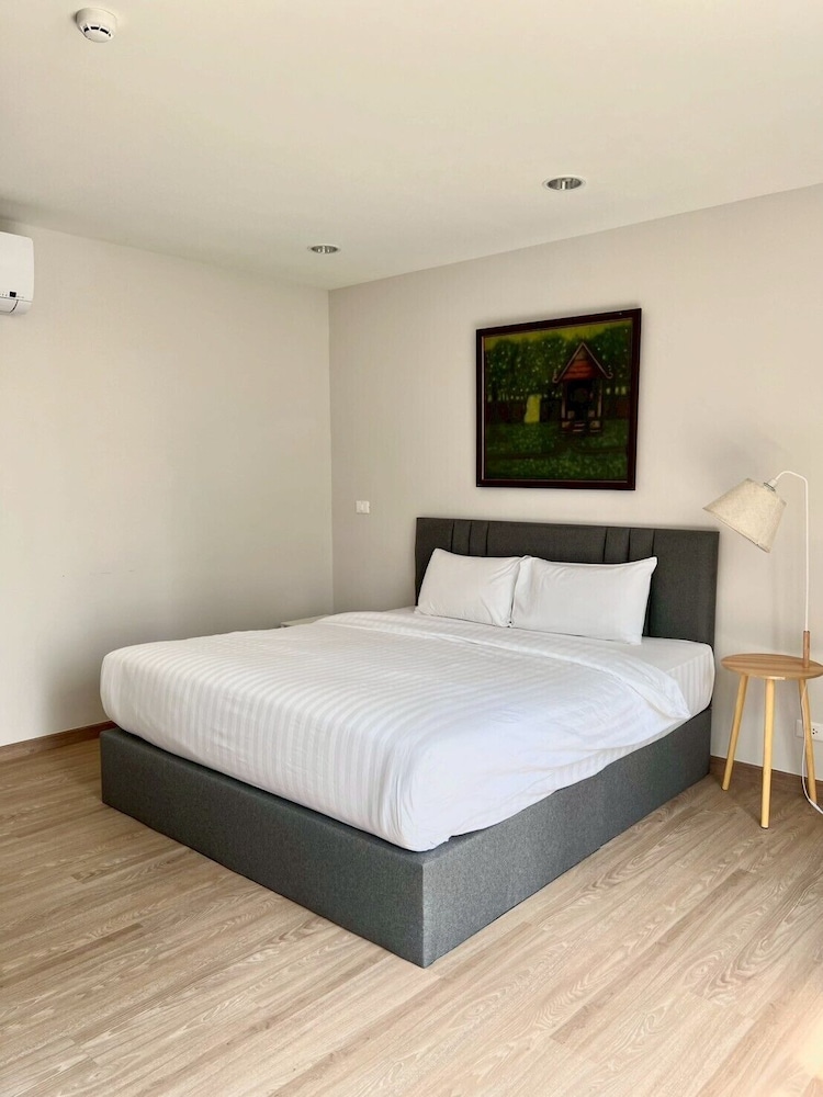 4 Bedrooms Exclusive Apartment (Unit 302) photo 3