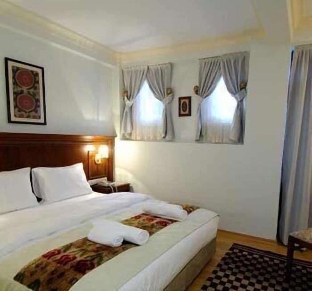 Double or Twin Room, 1 King Bed photo 3