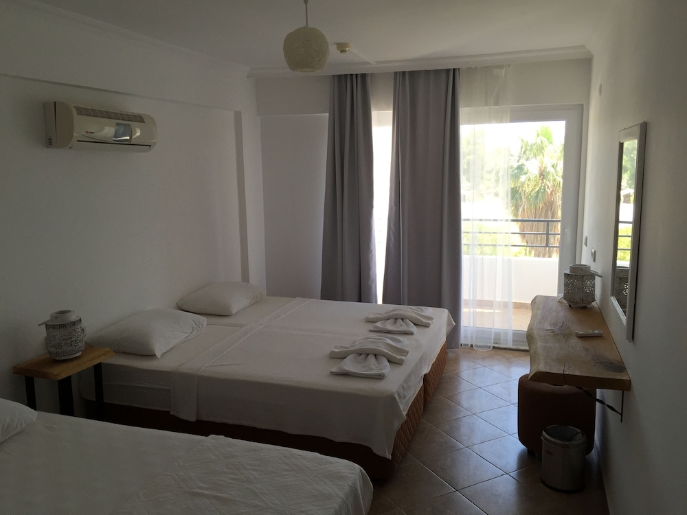 Basic Triple Room photo 1