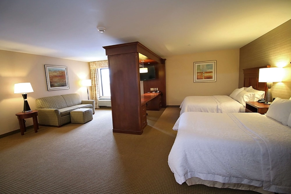 Suite, 2 Queen Beds, Accessible, Non Smoking photo 3