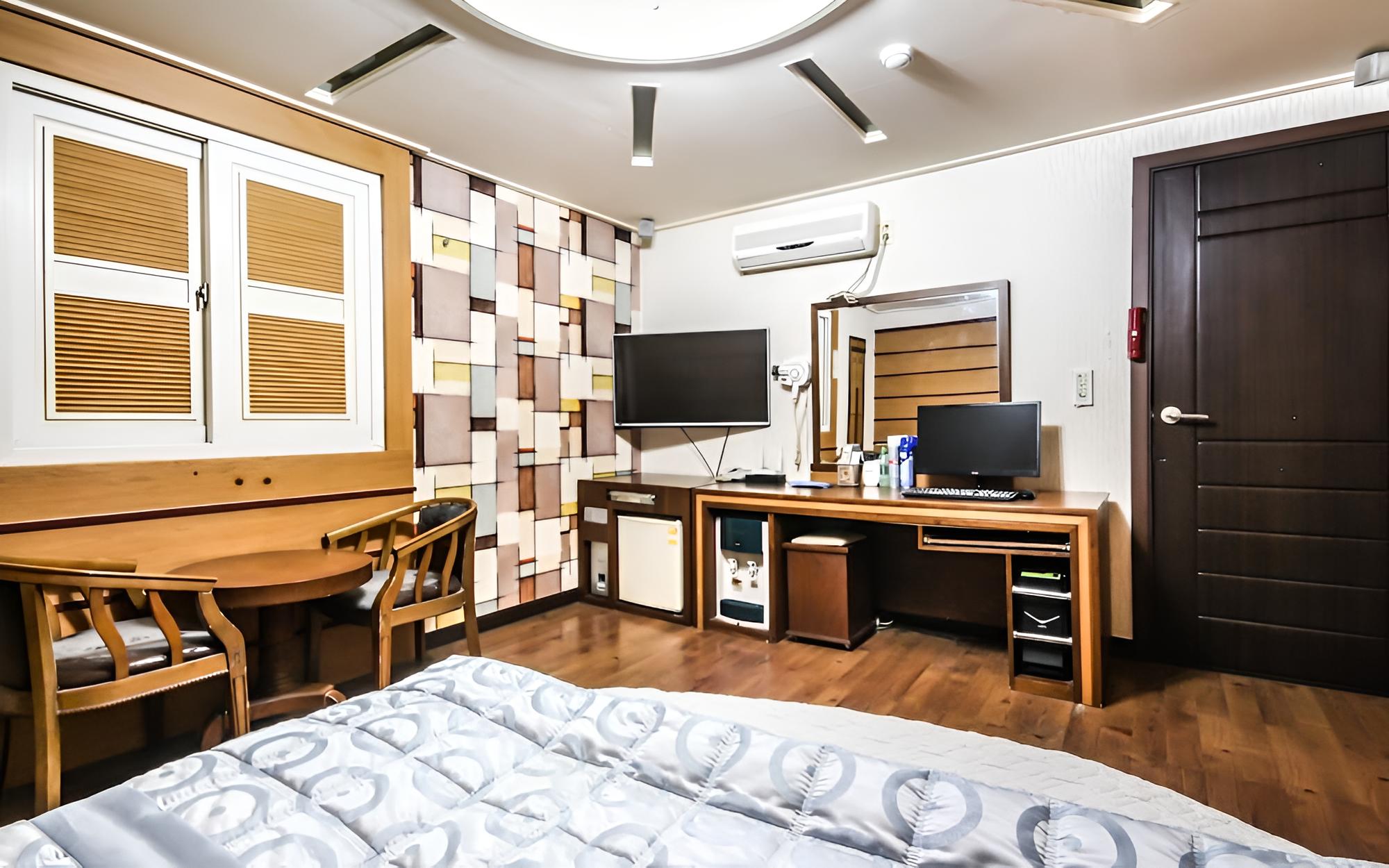 Room (Semi-Suite room (inquire at the front) - Photo 4