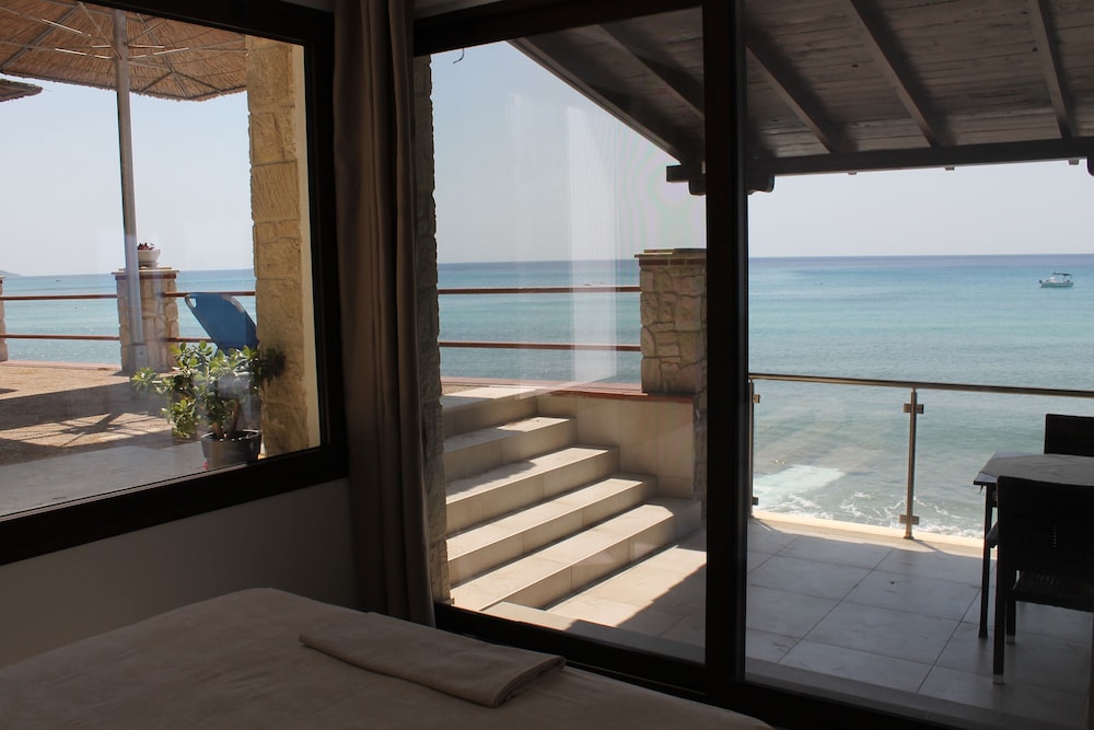 Deluxe Suite, Sea View photo 2
