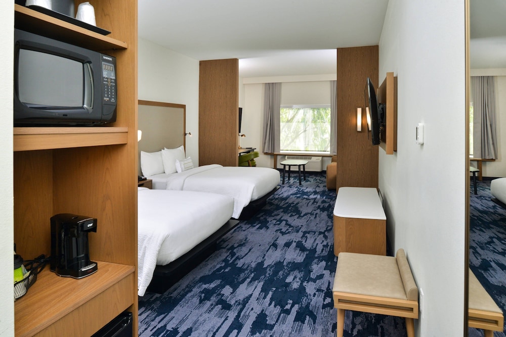 Suite, Multiple Beds - Photo 4