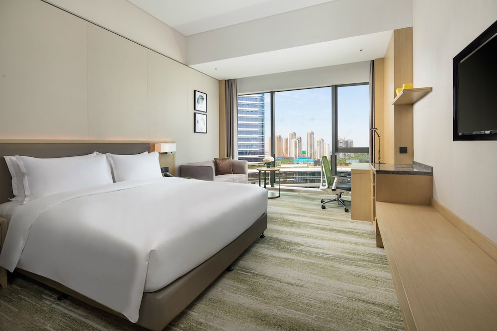 Standard Room, 1 King Bed, Accessible - Photo 1