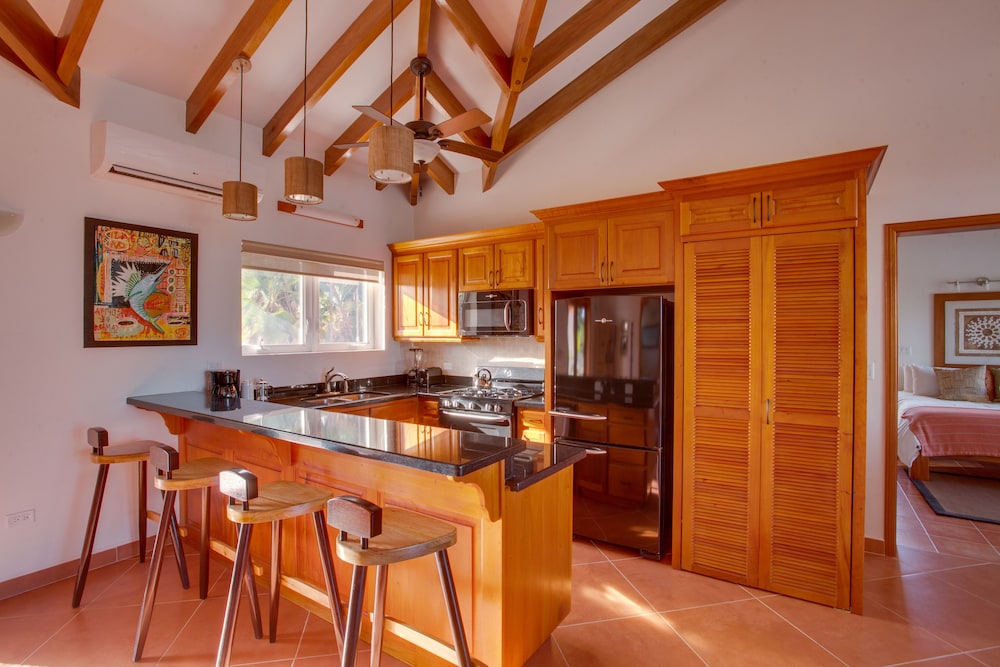 2 Bedroom Beach Villa with Pool photo 2